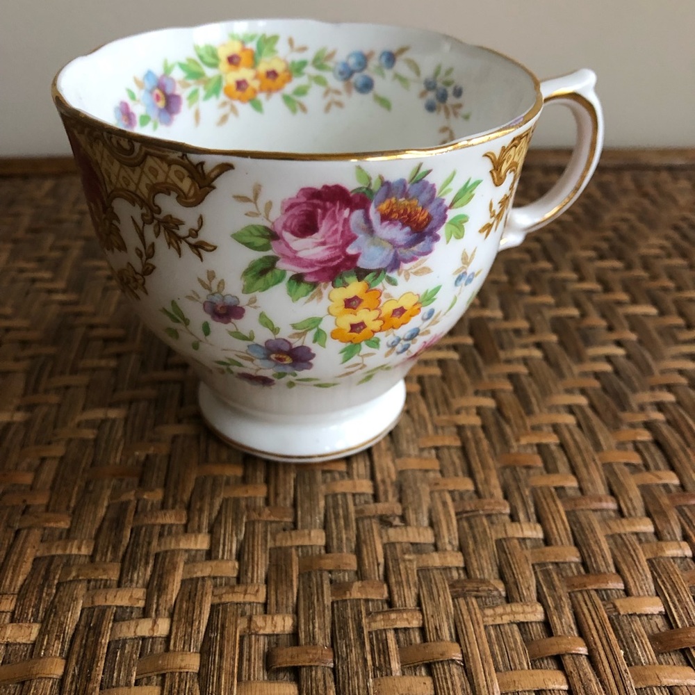 Tuscan Fine English Bone China "Provence" Tea Cup -Deep Red Maroon
